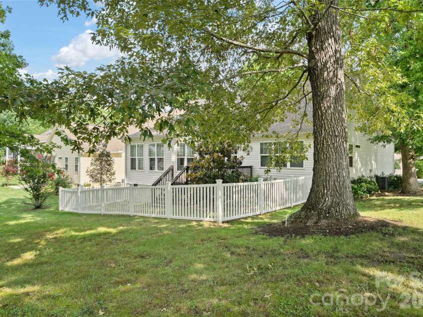 64 Eagle Pointe Way, Flat Rock, NC 28731.  MLS# CAR4408139, YatesRealty ID 41341. 