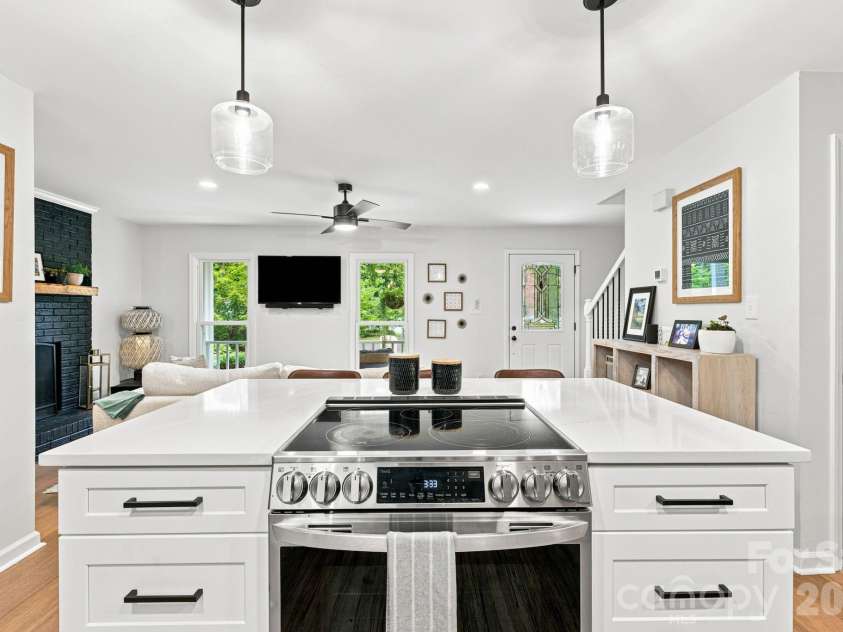 1450 Old Coach Road, Kernersville, NC 27284.  MLS# CAR4408198, YatesRealty ID 41342. 