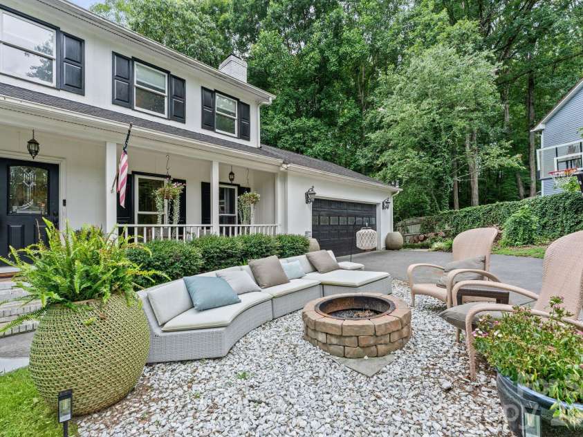 1450 Old Coach Road, Kernersville, NC 27284.  MLS# CAR4408198, YatesRealty ID 41342. 