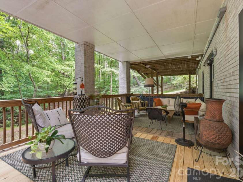 1450 Old Coach Road, Kernersville, NC 27284.  MLS# CAR4408198, YatesRealty ID 41342. 