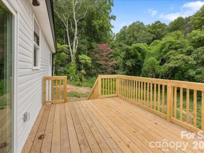 126 Aspen Street, Yadkinville, NC 27055.  MLS# CAR4417887, YatesRealty ID 41343. 