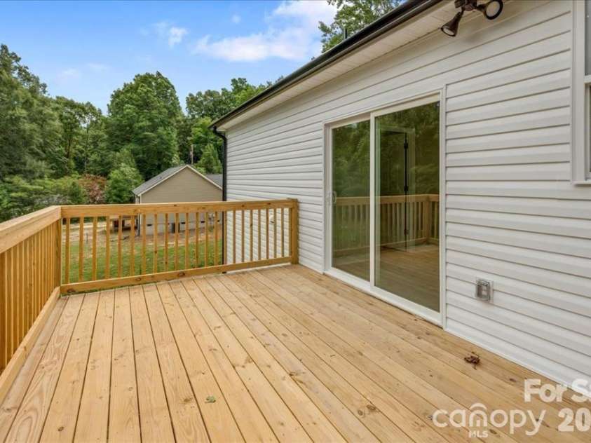 126 Aspen Street, Yadkinville, NC 27055.  MLS# CAR4417887, YatesRealty ID 41343. 