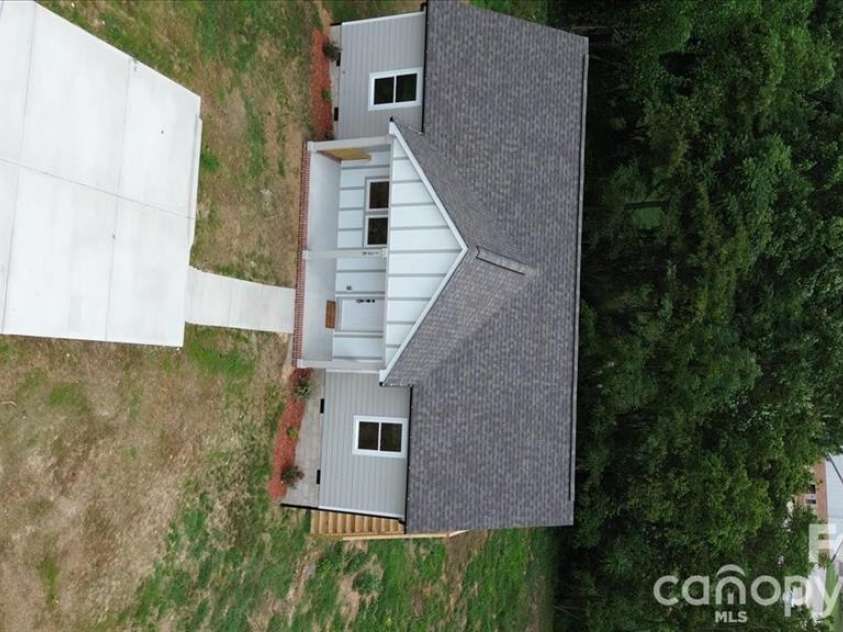 126 Aspen Street, Yadkinville, NC 27055.  MLS# CAR4417887, YatesRealty ID 41343. 