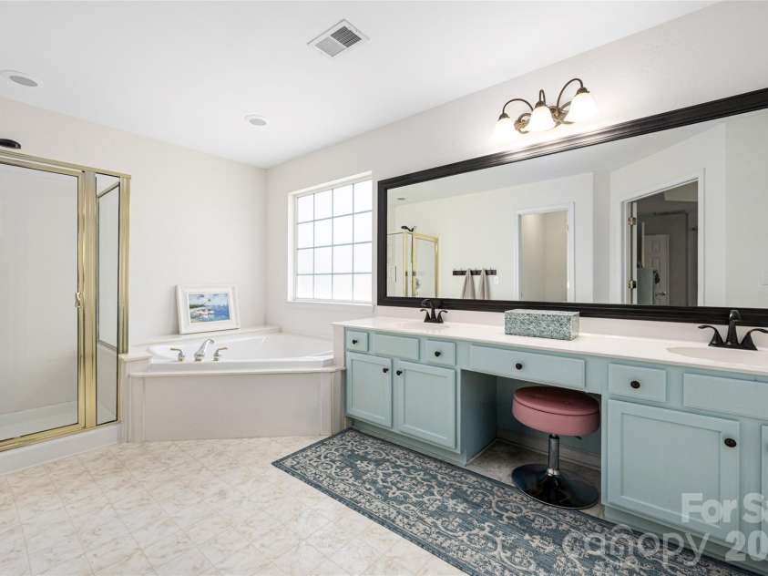 211 Alnwick Lane, Waxhaw, NC 28173.  MLS# CAR4394818, YatesRealty ID 41344. 
