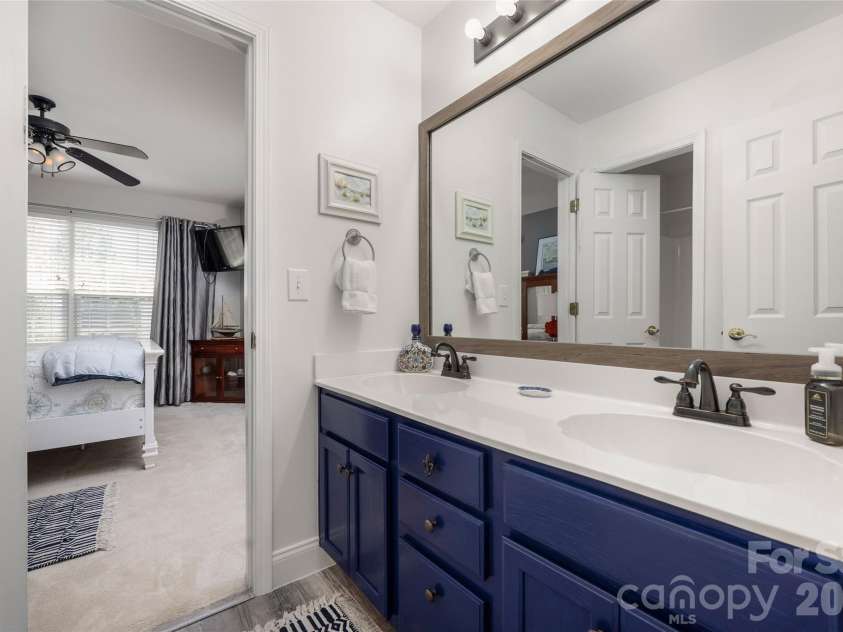 211 Alnwick Lane, Waxhaw, NC 28173.  MLS# CAR4394818, YatesRealty ID 41344. 