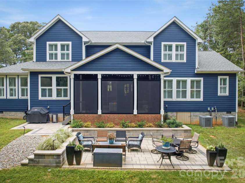 4820 Glen Hollow Lane, Hickory, NC 28601.  MLS# CAR4406344, YatesRealty ID 41347. 