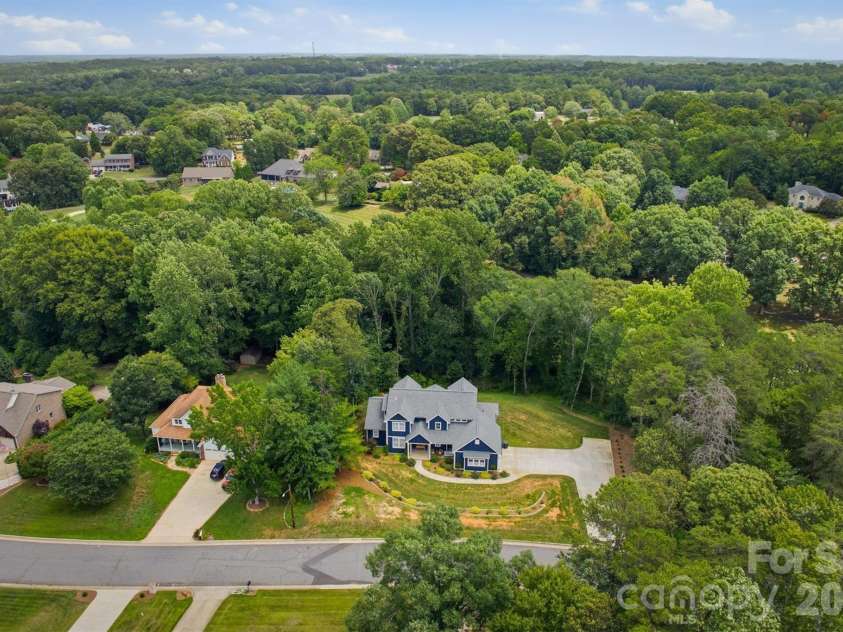 4820 Glen Hollow Lane, Hickory, NC 28601.  MLS# CAR4406344, YatesRealty ID 41347. 