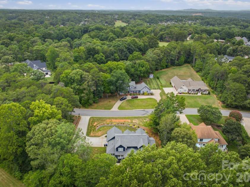 4820 Glen Hollow Lane, Hickory, NC 28601.  MLS# CAR4406344, YatesRealty ID 41347. 