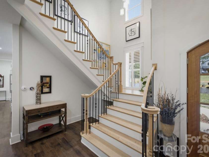 4820 Glen Hollow Lane, Hickory, NC 28601.  MLS# CAR4406344, YatesRealty ID 41347. 