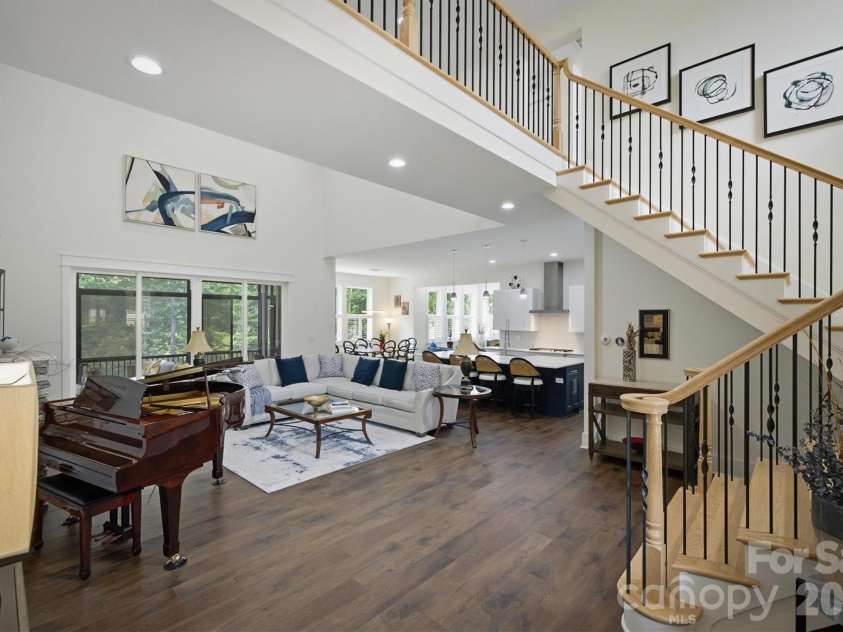 4820 Glen Hollow Lane, Hickory, NC 28601.  MLS# CAR4406344, YatesRealty ID 41347. 