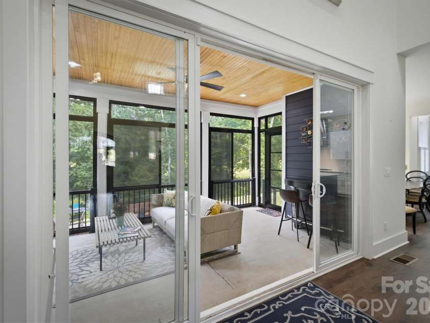 4820 Glen Hollow Lane, Hickory, NC 28601.  MLS# CAR4406344, YatesRealty ID 41347. 