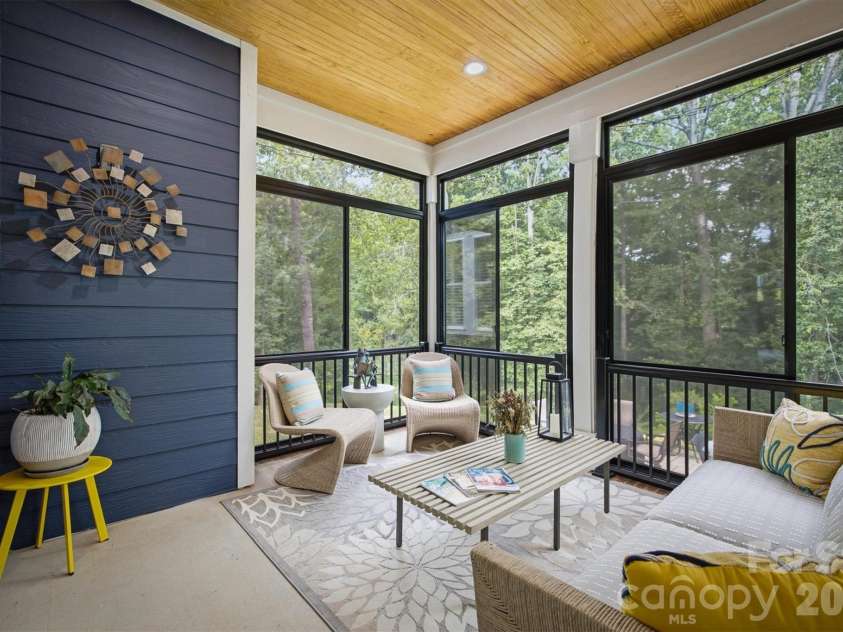4820 Glen Hollow Lane, Hickory, NC 28601.  MLS# CAR4406344, YatesRealty ID 41347. 
