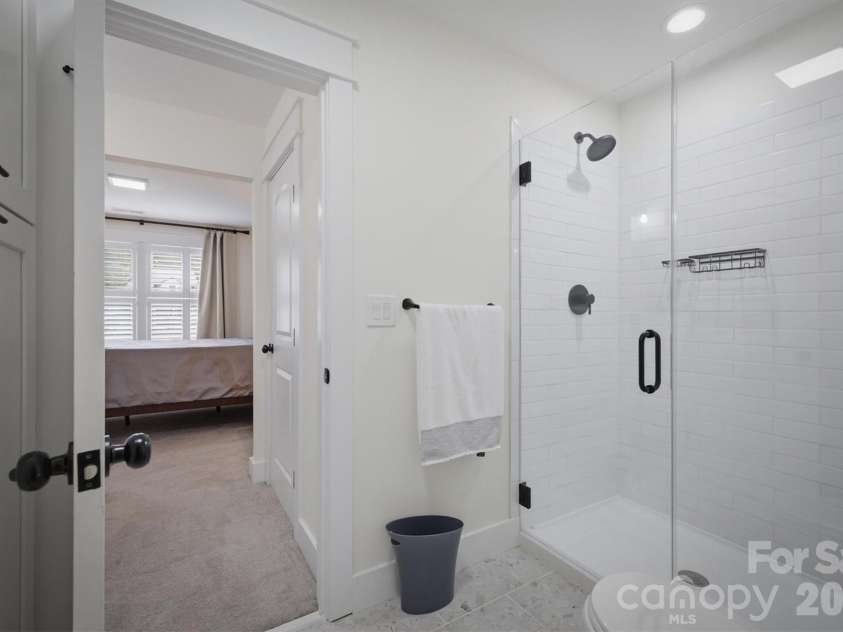 4820 Glen Hollow Lane, Hickory, NC 28601.  MLS# CAR4406344, YatesRealty ID 41347. 