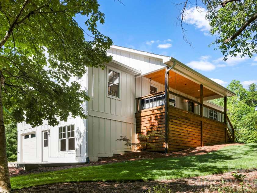 316 Big Raven Lane, Saluda, NC 28773.  MLS# CAR4374853, YatesRealty ID 41348. 