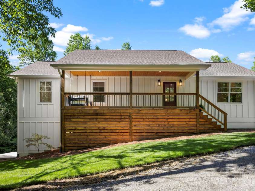 316 Big Raven Lane, Saluda, NC 28773.  MLS# CAR4374853, YatesRealty ID 41348. 