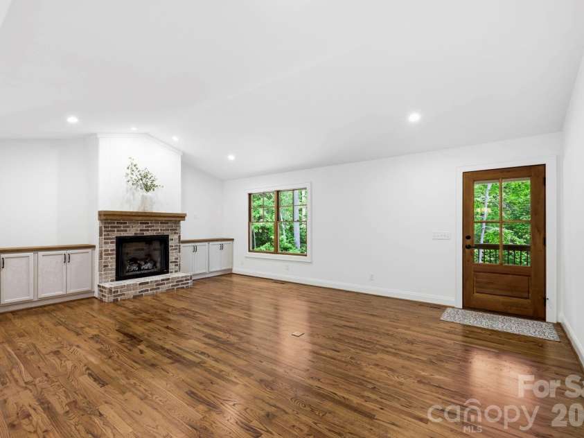 316 Big Raven Lane, Saluda, NC 28773.  MLS# CAR4374853, YatesRealty ID 41348. 