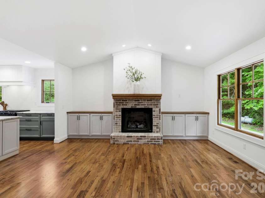 316 Big Raven Lane, Saluda, NC 28773.  MLS# CAR4374853, YatesRealty ID 41348. 