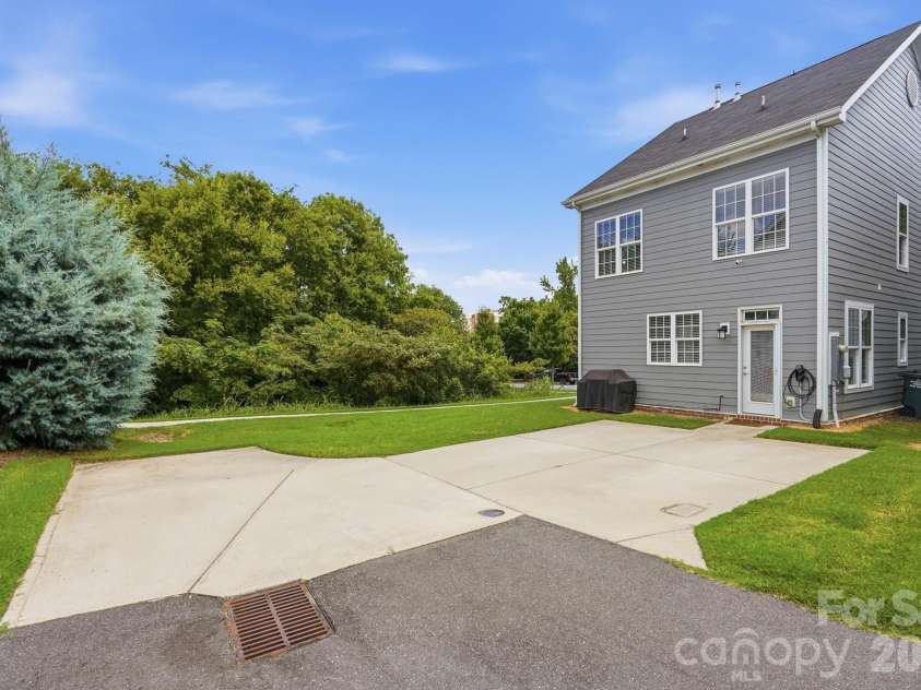 9406 Kings Parade Boulevard, Charlotte, NC 28273.  MLS# CAR4410774, YatesRealty ID 41349. 