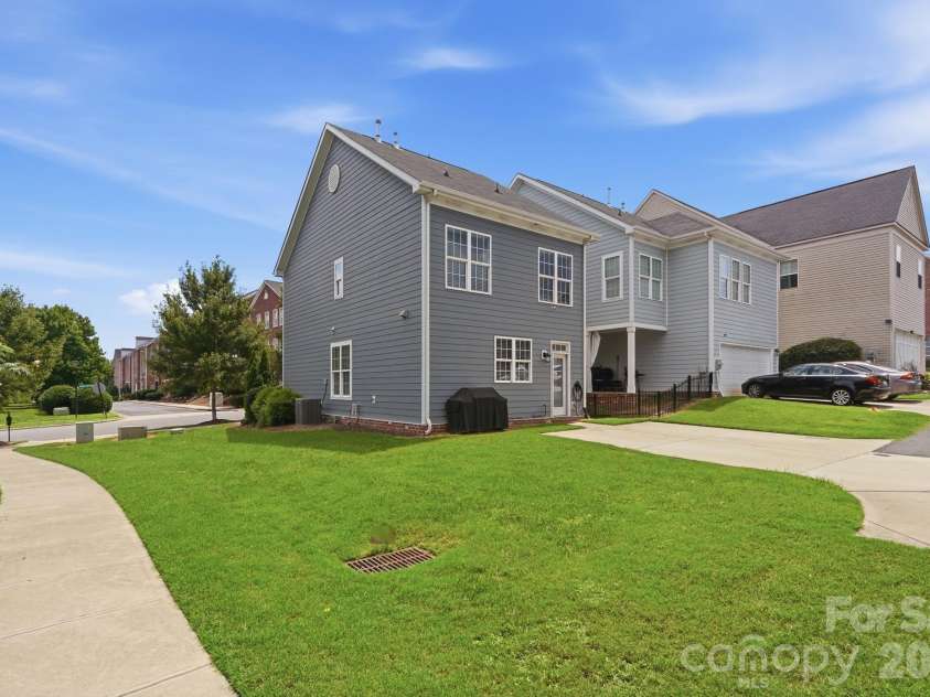 9406 Kings Parade Boulevard, Charlotte, NC 28273.  MLS# CAR4410774, YatesRealty ID 41349. 