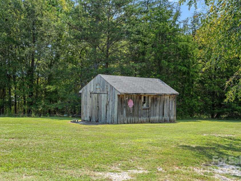 5510 Hoodtown Road, Sharon, SC 29742.  MLS# CAR4182938, YatesRealty ID 4135. 