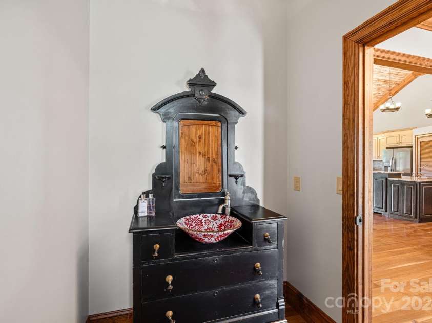 5510 Hoodtown Road, Sharon, SC 29742.  MLS# CAR4182938, YatesRealty ID 4135. Half-bath