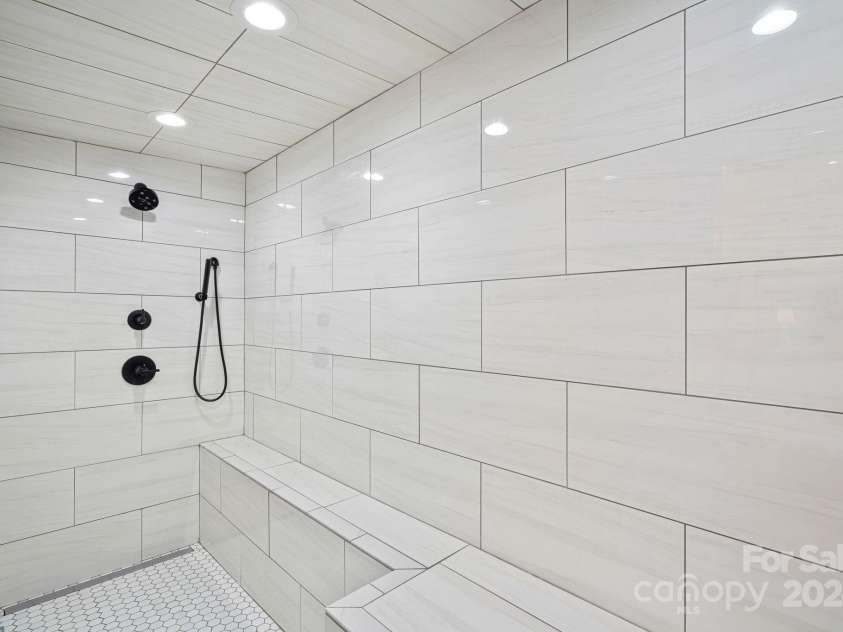 5510 Hoodtown Road, Sharon, SC 29742.  MLS# CAR4182938, YatesRealty ID 4135. Large primary shower with steam available