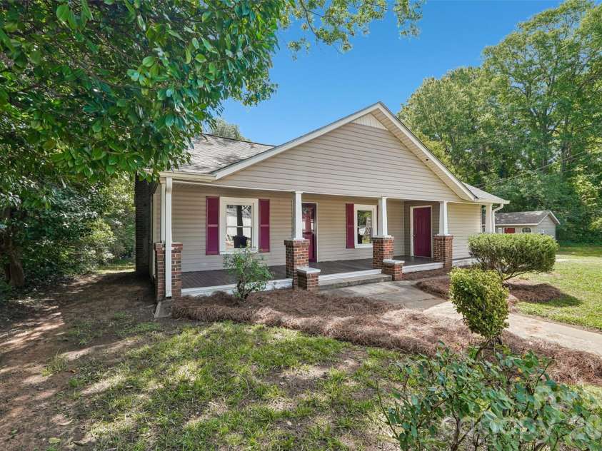 35 Marsh Avenue, Wadesboro, NC 28170.  MLS# CAR4408117, YatesRealty ID 41351. 