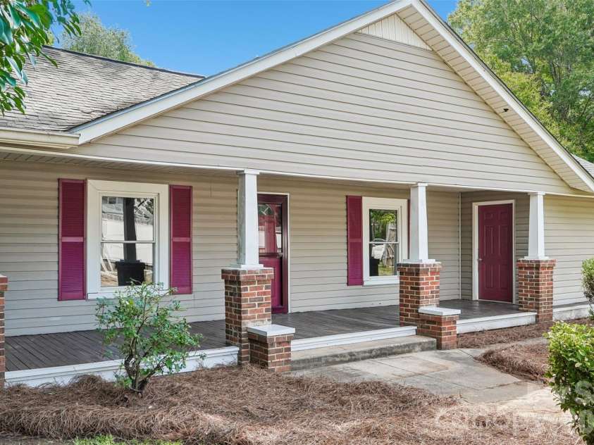 35 Marsh Avenue, Wadesboro, NC 28170.  MLS# CAR4408117, YatesRealty ID 41351. 