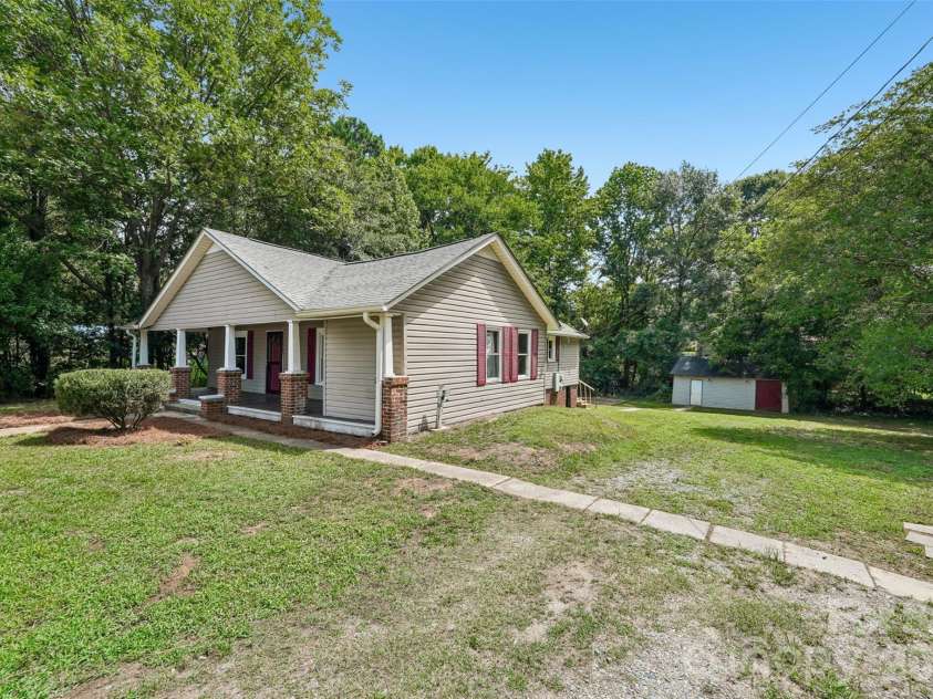 35 Marsh Avenue, Wadesboro, NC 28170.  MLS# CAR4408117, YatesRealty ID 41351. 