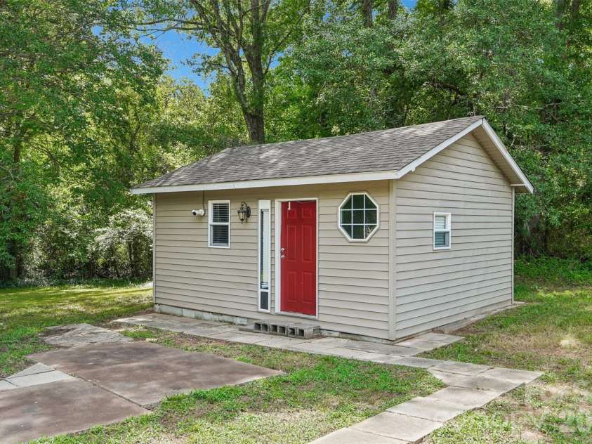 35 Marsh Avenue, Wadesboro, NC 28170.  MLS# CAR4408117, YatesRealty ID 41351. 
