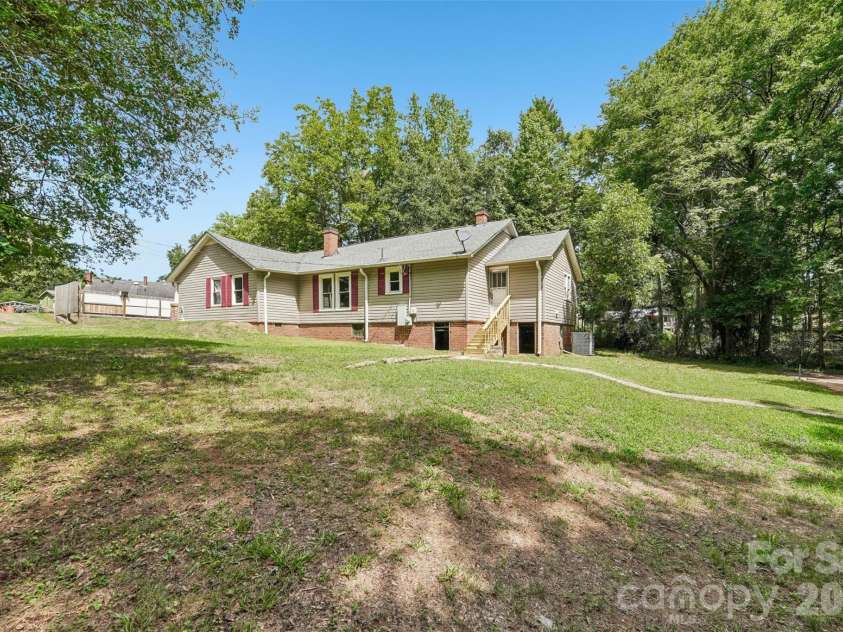35 Marsh Avenue, Wadesboro, NC 28170.  MLS# CAR4408117, YatesRealty ID 41351. 