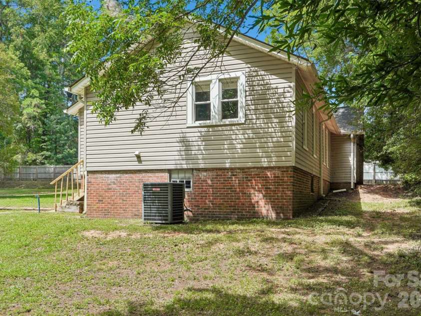 35 Marsh Avenue, Wadesboro, NC 28170.  MLS# CAR4408117, YatesRealty ID 41351. 