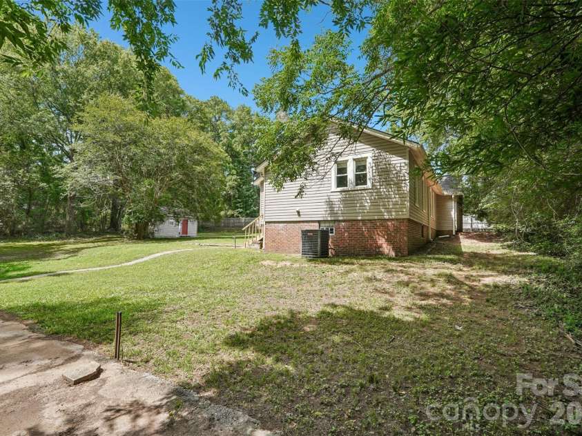 35 Marsh Avenue, Wadesboro, NC 28170.  MLS# CAR4408117, YatesRealty ID 41351. 