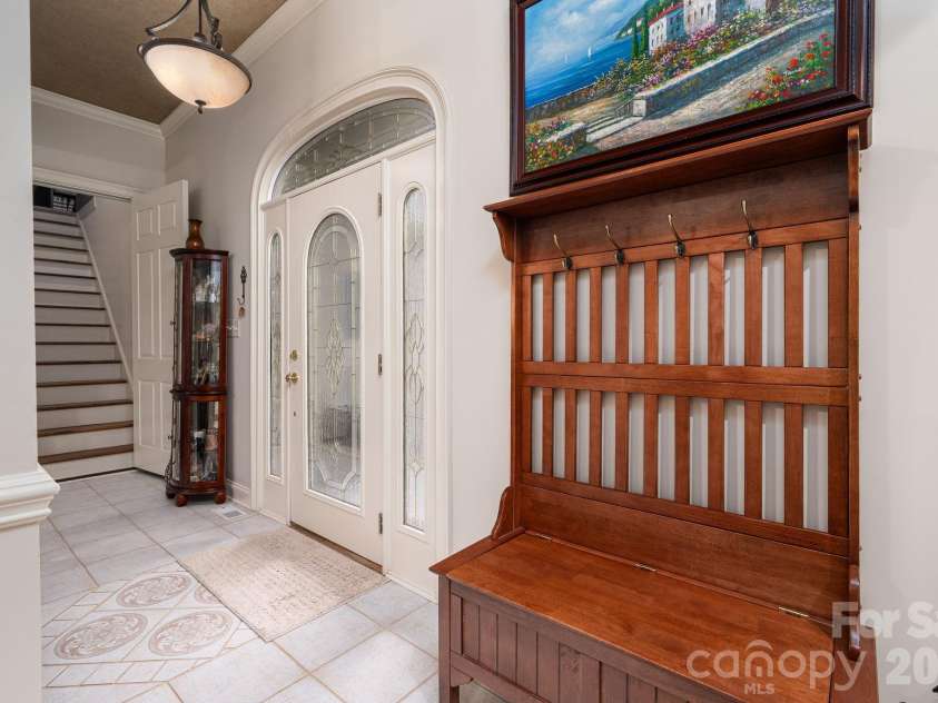 725 Hanna Woods Drive, Cramerton, NC 28032.  MLS# CAR4407997, YatesRealty ID 41355. 