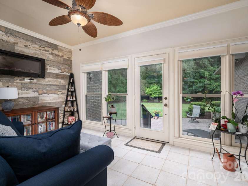 725 Hanna Woods Drive, Cramerton, NC 28032.  MLS# CAR4407997, YatesRealty ID 41355. 