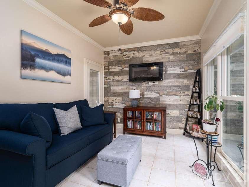 725 Hanna Woods Drive, Cramerton, NC 28032.  MLS# CAR4407997, YatesRealty ID 41355. 