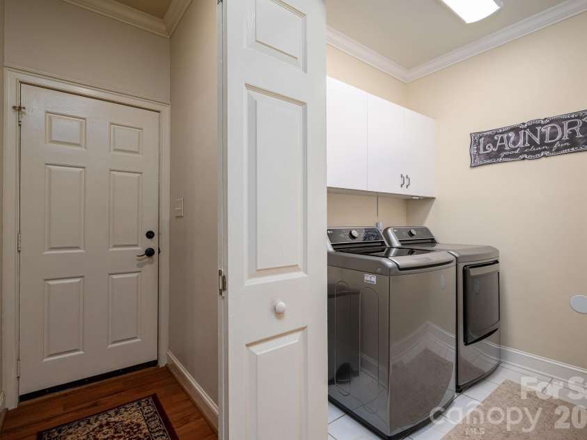 725 Hanna Woods Drive, Cramerton, NC 28032.  MLS# CAR4407997, YatesRealty ID 41355. 