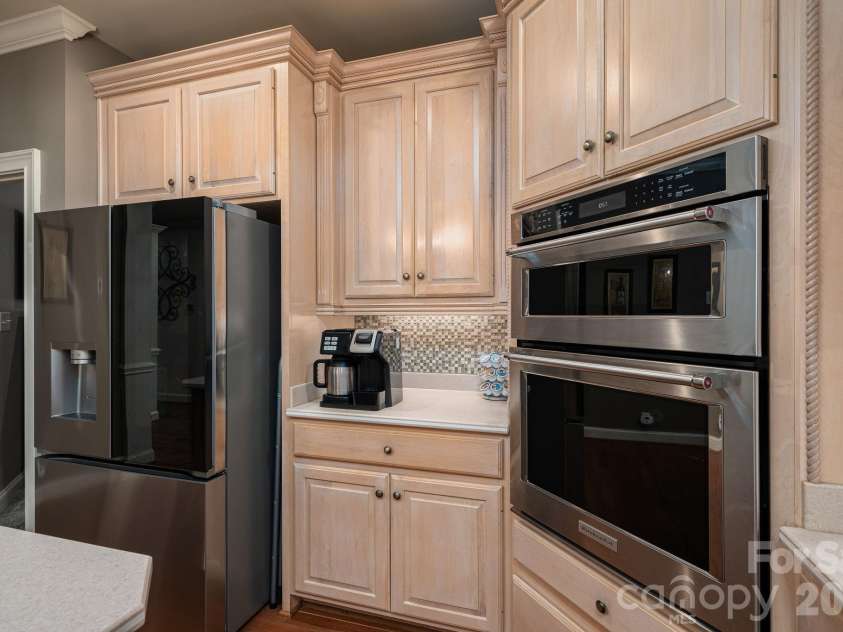 725 Hanna Woods Drive, Cramerton, NC 28032.  MLS# CAR4407997, YatesRealty ID 41355. 