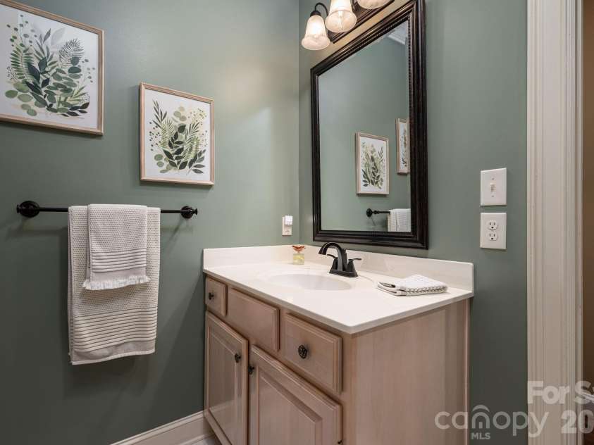 725 Hanna Woods Drive, Cramerton, NC 28032.  MLS# CAR4407997, YatesRealty ID 41355. 