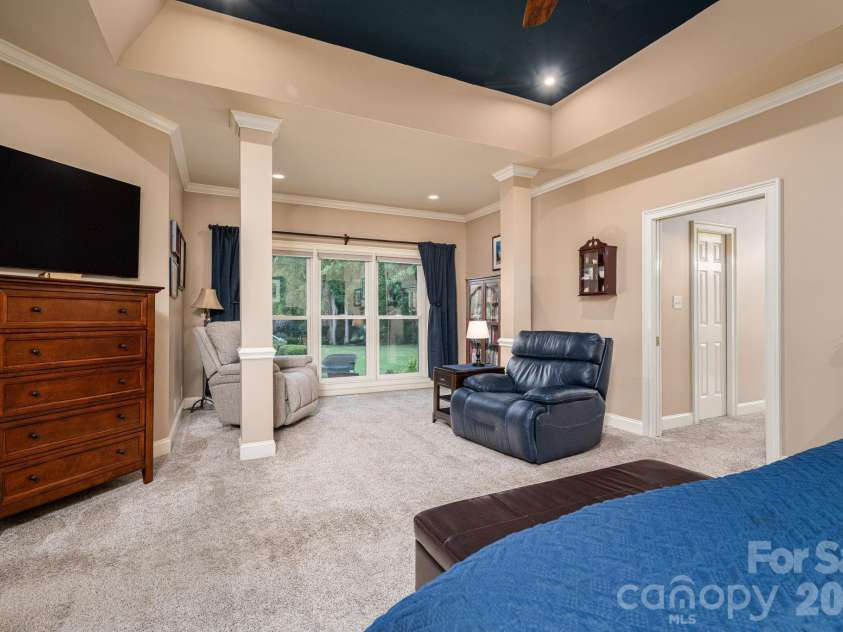 725 Hanna Woods Drive, Cramerton, NC 28032.  MLS# CAR4407997, YatesRealty ID 41355. 