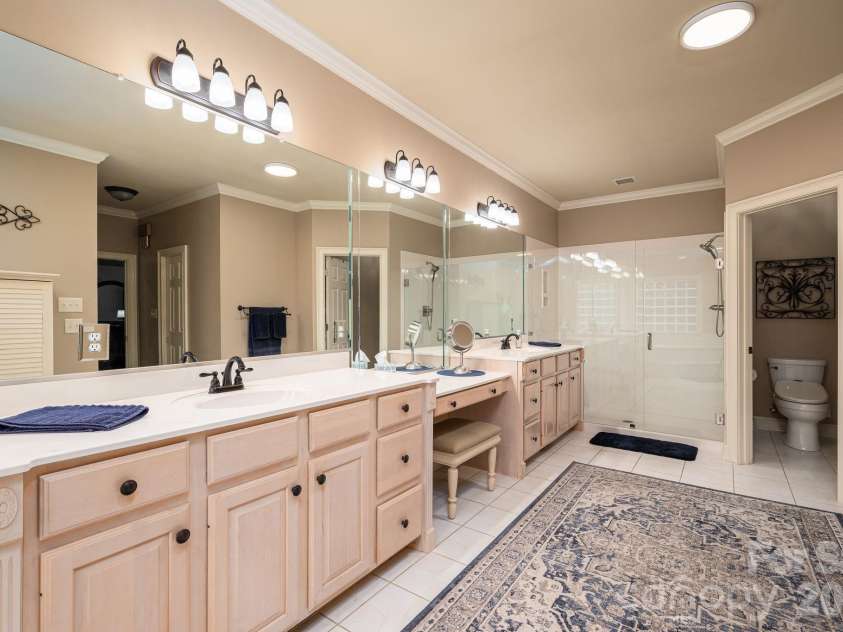 725 Hanna Woods Drive, Cramerton, NC 28032.  MLS# CAR4407997, YatesRealty ID 41355. 