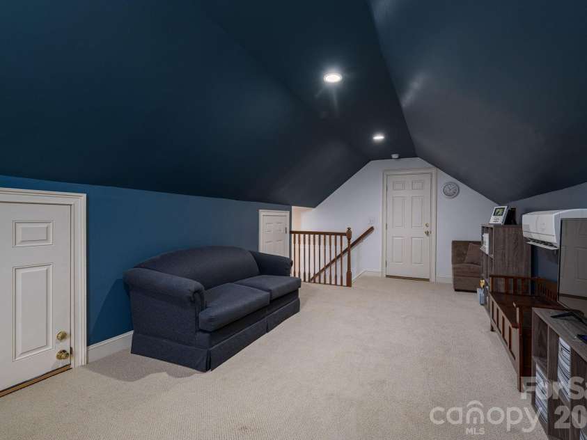725 Hanna Woods Drive, Cramerton, NC 28032.  MLS# CAR4407997, YatesRealty ID 41355. 