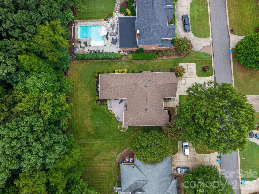 725 Hanna Woods Drive, Cramerton, NC 28032.  MLS# CAR4407997, YatesRealty ID 41355. 