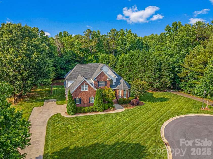5059 Graystone Estates Drive, Belmont, NC 28012.  MLS# CAR4391332, YatesRealty ID 41358. 