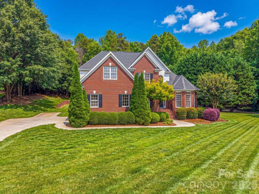 5059 Graystone Estates Drive, Belmont, NC 28012.  MLS# CAR4391332, YatesRealty ID 41358. 