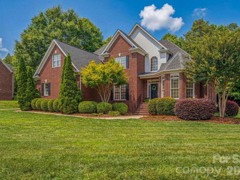 5059 Graystone Estates Drive, Belmont, NC 28012.  MLS# CAR4391332, YatesRealty ID 41358. 