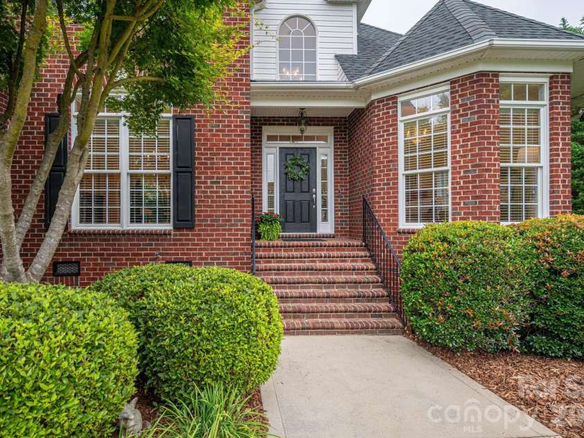 5059 Graystone Estates Drive, Belmont, NC 28012.  MLS# CAR4391332, YatesRealty ID 41358. 
