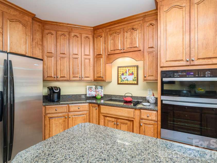 5059 Graystone Estates Drive, Belmont, NC 28012.  MLS# CAR4391332, YatesRealty ID 41358. 
