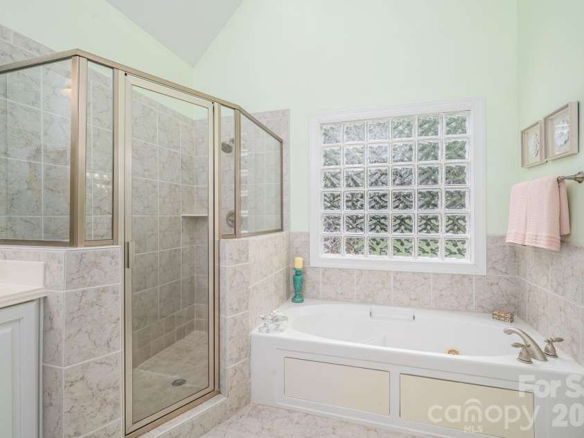 5059 Graystone Estates Drive, Belmont, NC 28012.  MLS# CAR4391332, YatesRealty ID 41358. 