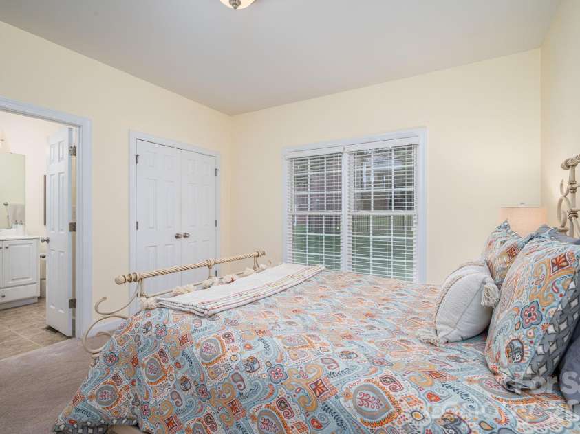 5059 Graystone Estates Drive, Belmont, NC 28012.  MLS# CAR4391332, YatesRealty ID 41358. 